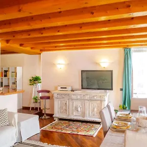 Piccolo Antico Apartment
